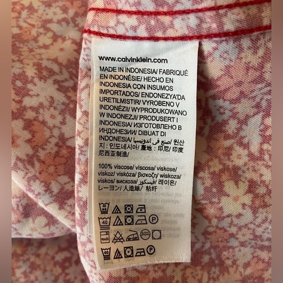 CALVIN KLEIN Top Sleeveless Snaps In Front Red Floral Fabric Size XS - Picture 2 of 10